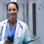 Jak nosić identyfikator w pracy? 