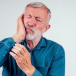 Czy implant zęba może boleć?