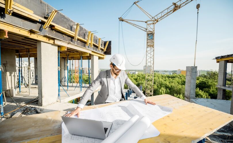 Zarządzanie projektem budowlanym - czy warto zatrudnić generalnego wykonawcę, który się wszystkim zajmie?