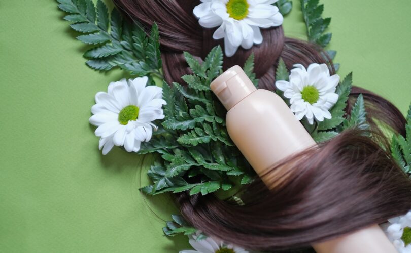 Naturalne składniki wpływające na piękno włosów