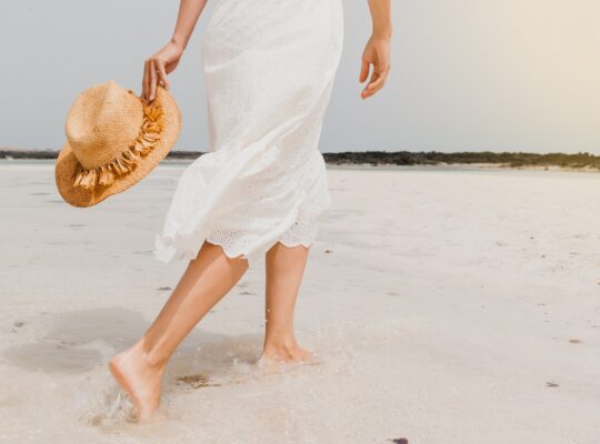 Przewodnik po idealnych zestawach na wakacje nad morzem